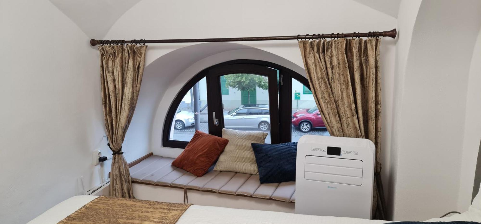 Downtown Cio Apartment Sibiu Bagian luar foto